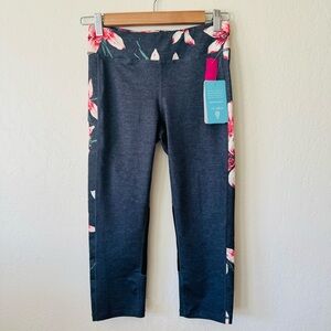 NWT | Roxy | athletic cropped leggings